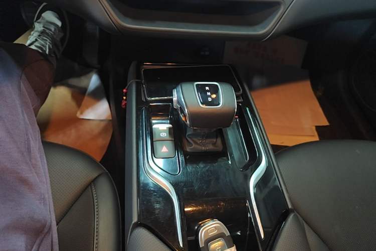 Used Hongqi E-QM5 2022 431 km Charge & Enjoy Edition Gear Lever