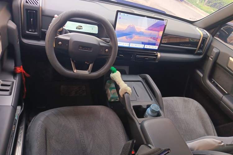 Used iCAR 03T 2024 520km Two-Wheel Drive Long-Range Version Center Console