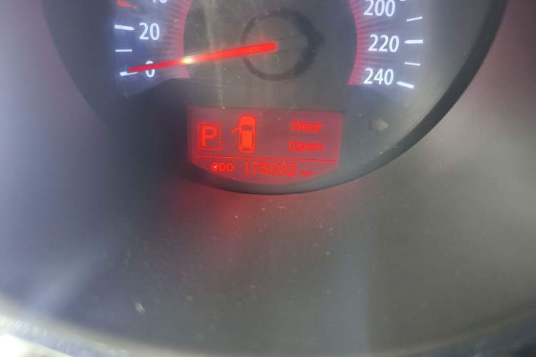 Used Kia Sorento 2012 2.4L Gasoline Luxury Edition Odometer Close Up