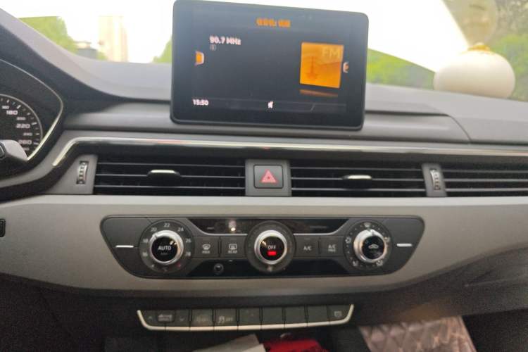 Used Audi A4L 2017 Plus 40 TFSI Ambition Model
