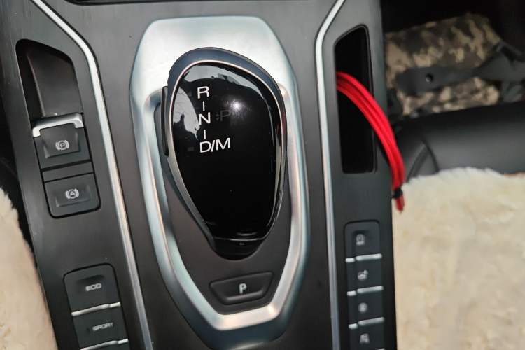 Used Wey VV5 2021 1.5T Two-Wheel Drive Color Pioneer