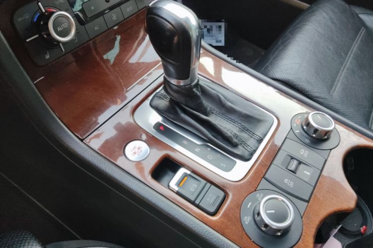 Used Volkswagen Touareg 2011 3.0 TSI High-End Version