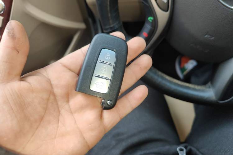 Used Hyundai Elantra (5th Generation / Langdong) 2012 1.6L Manual Leading Model