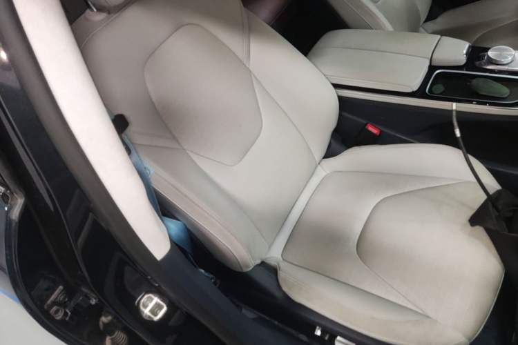 Used ARCFOX Alpha S 2022 708S+ Little Prince Collaboration Edition Right Front Seat