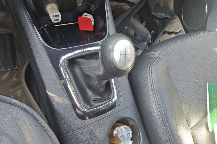 Used FORTHING Joyear X5 2013 1.6L Manual Luxury Model China V Standard
