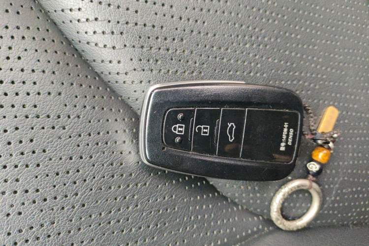 Used Toyota Avalon 2021 2.5L Luxury Edition Vehicle Key