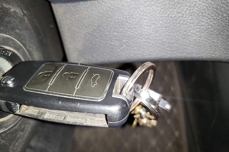 Used FORTHING Lingzhi 2023 M5L 1.6L Comfort 9-Seater Interior 1