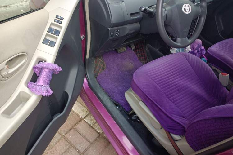 Used Toyota Yaris 2011 1.6E Automatic Charm Edition Driver Seat