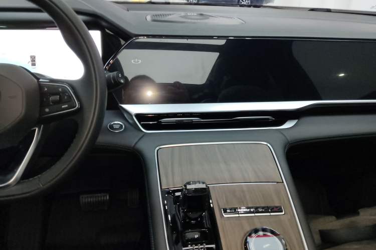 Used Geely Auto Monjaro L 2025 Dongfang Yao 2.0TD Automatic Lanxing Edition Audio And AC Panel