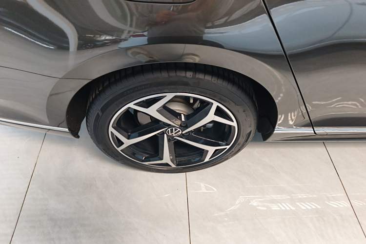 Used Volkswagen Magotan 2023 2 Million Units Commemorative Edition 330TSI DSG Luxury Version
