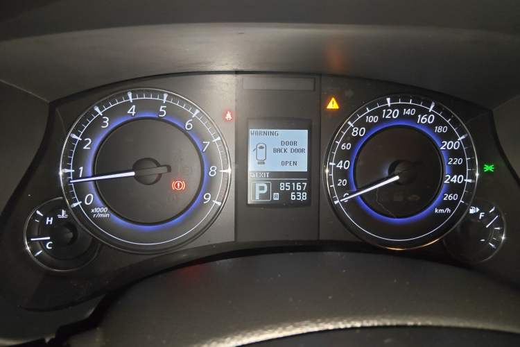 Used Infiniti QX50 2013 2.5L Two-Wheel-Drive Elegant Edition Odometer Close Up