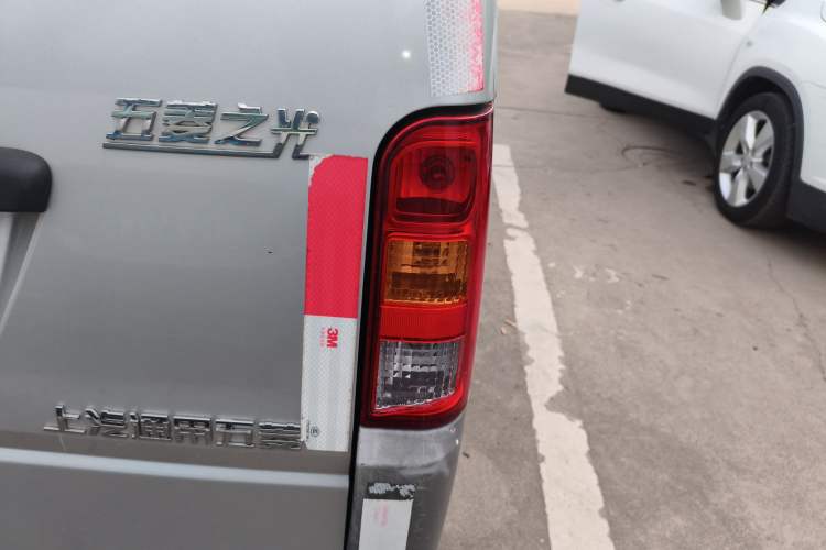 Used Wuling Zhiguang 2020 1.2L Van Utility Model China VI Emission Standard 5-Seater LSI