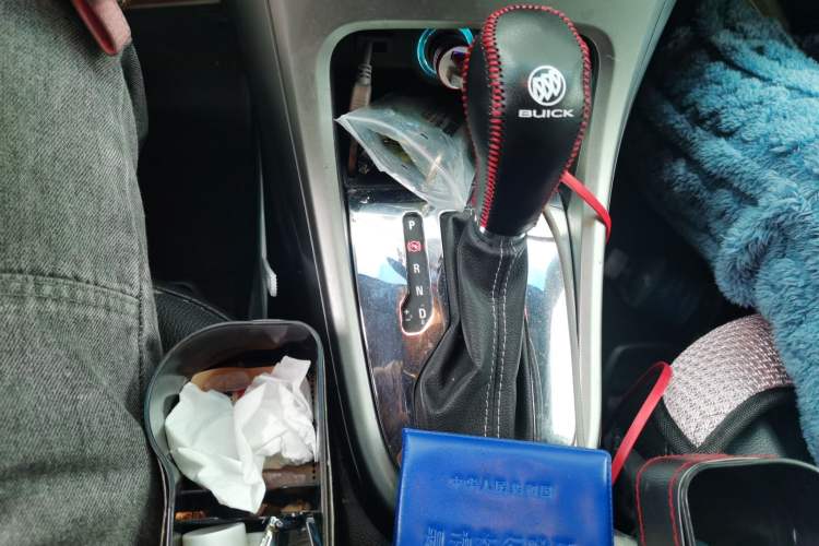 Used Buick GT 2013 XT 1.6L Automatic Fashion Edition Gear Lever