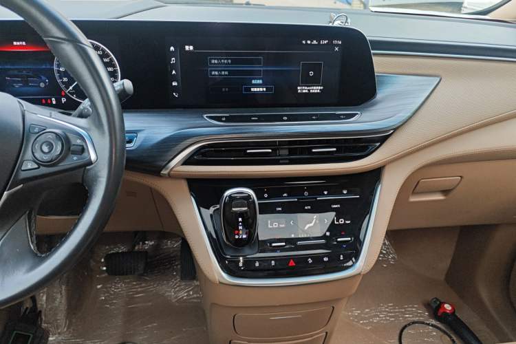 Used Buick GL8 2021 ES Landtrek 653T Luxury Model Audio And AC Panel