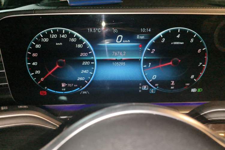 Used Mercedes-Benz GLE 2022 GLE 350 4MATIC Stylish Model Odometer Close Up