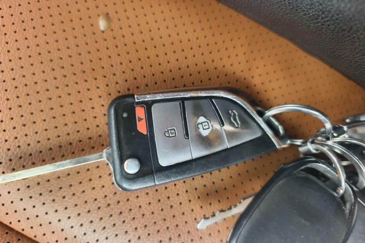 Used CHANGAN OSHAN CX70 2016 1.6L Manual Luxury Model
