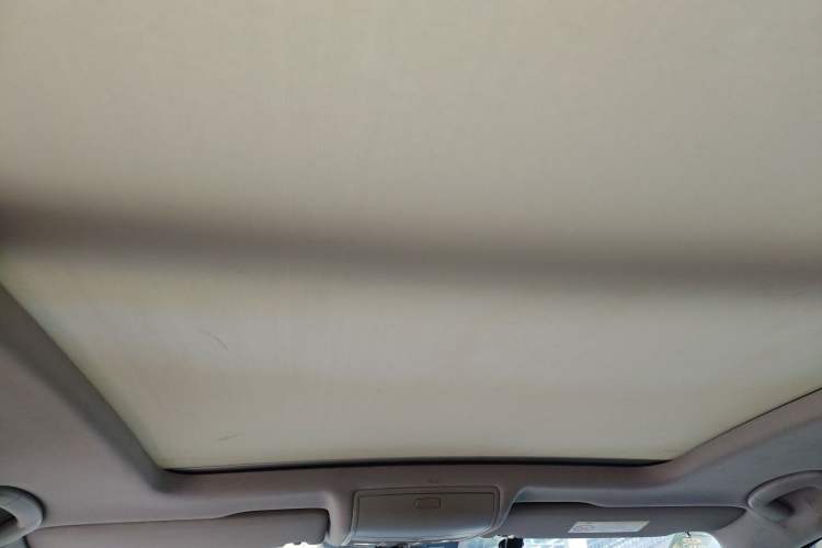 Used Volkswagen Tiguan L 2018 380TSI Automatic All-Wheel Drive Luxury Edition Headliner