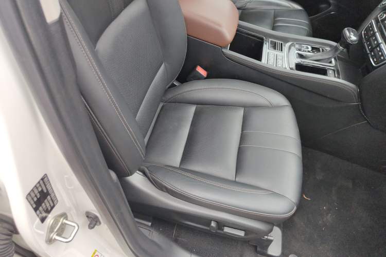 Used GAC Trumpchi GS8 2017 320T Two-Wheel Drive Luxury Smart Connectivity Version (7 Seats)
