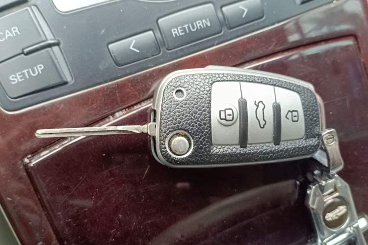 Used Audi A6L 2011 2.0 TFSI automatic Comfort trim Vehicle Key