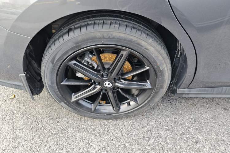 Used CHANGAN UNI-V 2022 1.5T Prestige Version Right Rear Wheel Hub