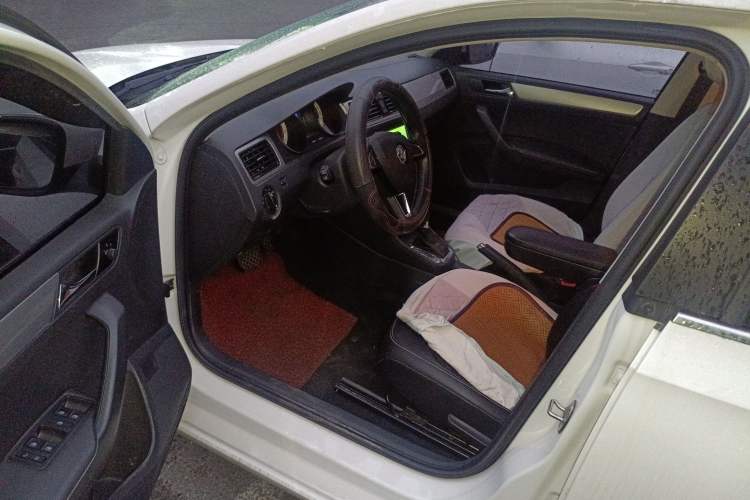 Used Skoda Rapid Spaceback 2018 1.6L Automatic Comfort Edition
