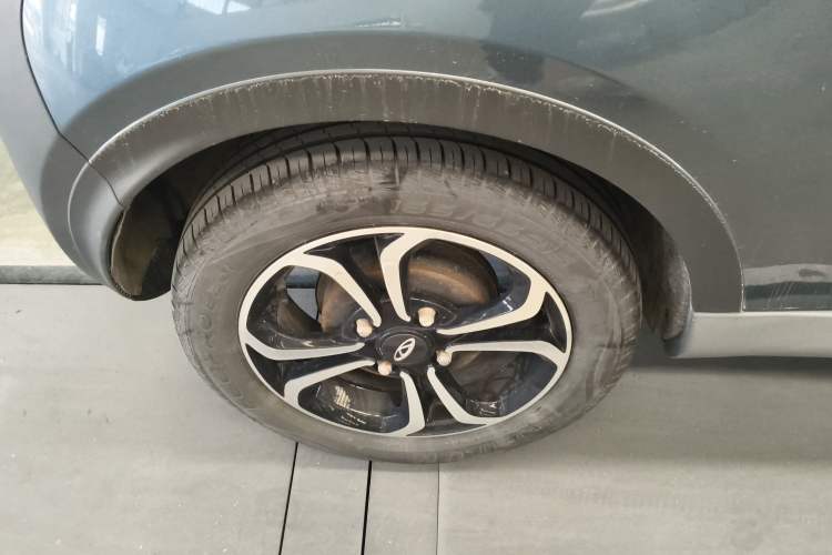 Used Chery QQ Little Ant 2021 150 000 Yuan "Ant Fan" Edition New Ant Cool Version Lithium-Ion Battery Right Rear Wheel Hub