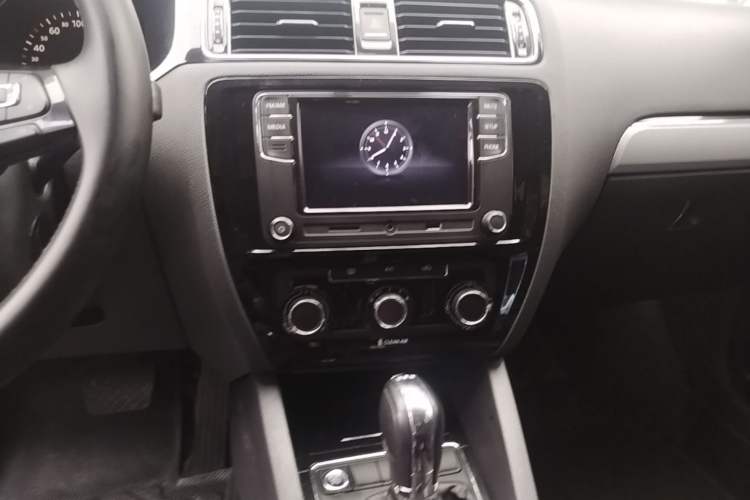 Used Volkswagen Sagitar 2017 230TSI Automatic Comfort Version