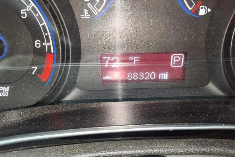 Used Fiat Viaggio 2012 1.4T Automatic Enjoyment Edition Odometer Close Up