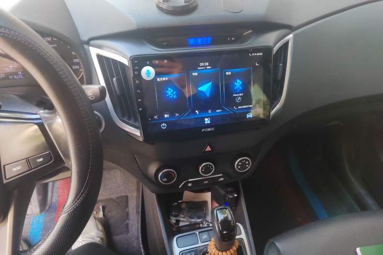 Used Hyundai ix25 2015 1.6L Automatic Two-Wheel Drive Smart GLS Trim Audio And AC Panel