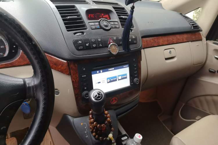 Used Mercedes-Benz Viano 2011 2.5L Navigator Edition