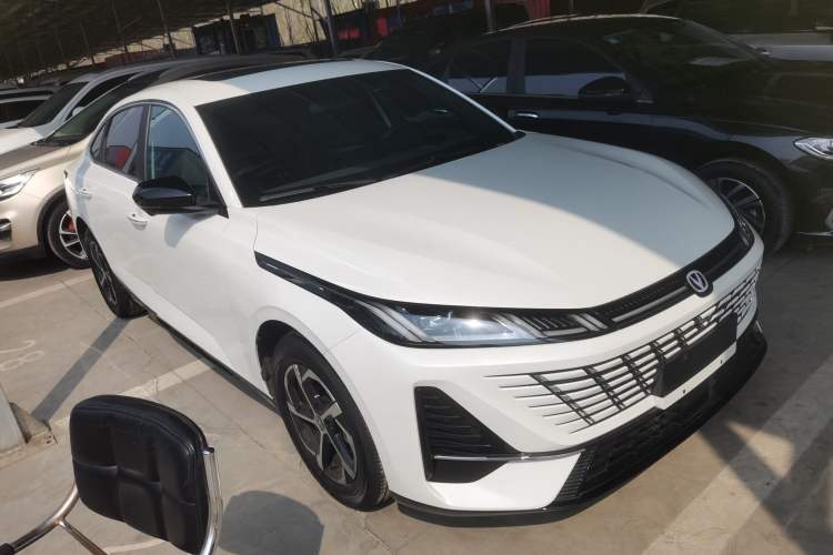 Used CHANGAN Eado 2026 Model, Fourth Generation, 1.5T 500Bar Dynamic Enjoyment Edition Front Right 45 Deg