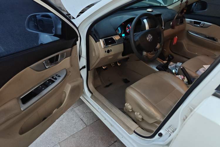 Used Buick Excelle 2013 1.5L Manual Classic Model