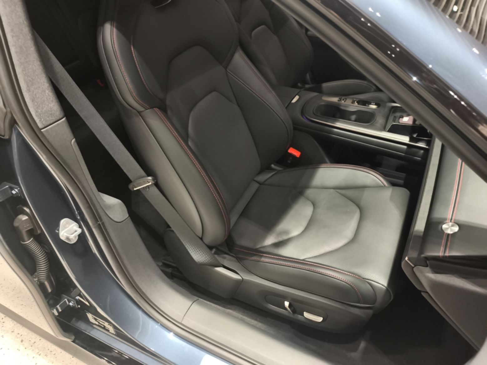 Xiaomi Auto SU7 2024 Rear-Drive Ultra-Long Range Advanced Pro-Level Intelligent Driving Version — снимка 19