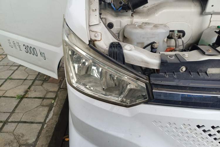 Used Dongfeng Yufeng EM26 2023 Standard Edition 41.472 kWh Henan Lithium Power Right Front Headlight