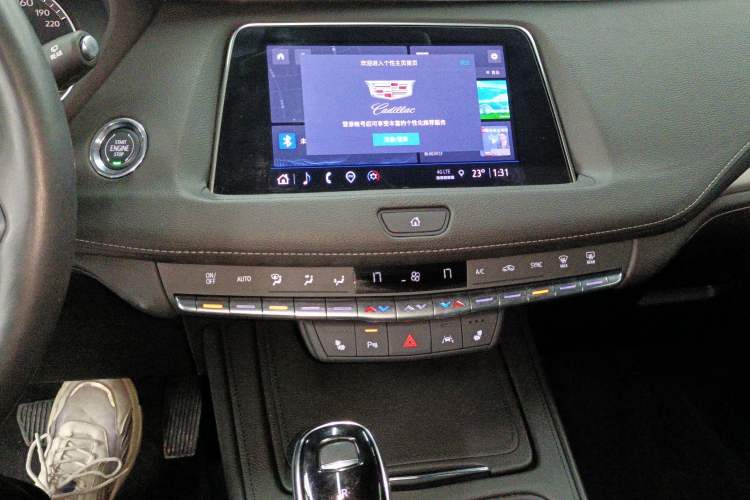 Used Cadillac XT4 2022 28T Two-Wheel-Drive Luxury Version Audio And AC Panel