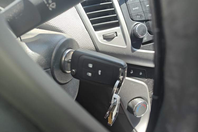 Used Chevrolet Cruze 2012 1.6L SE MT Vehicle Key