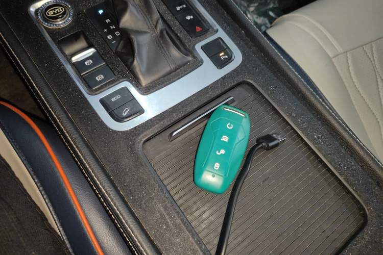 Used BYD Tang 2019 2.0T Automatic SmartConnect Luxury Edition 5 Seats China VI Standard