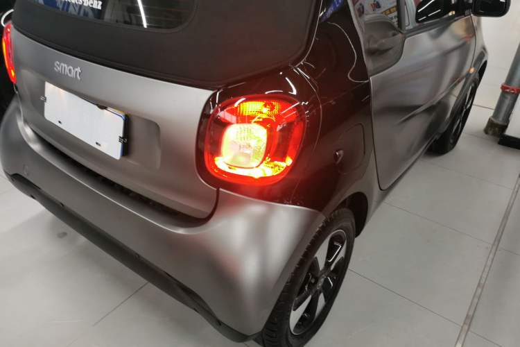 Used smart fortwo 2018 1.0L 52kW Convertible Passion Edition China V Standard
