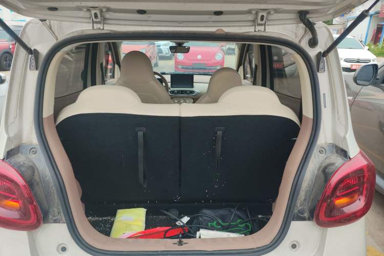 Used Wuling Hongguang MINIEV 2025 Four-Door Version Advanced Edition Trunk