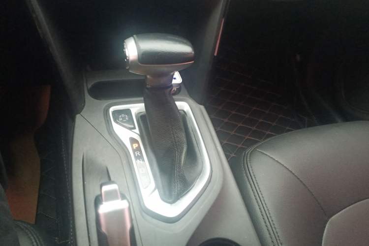 Used GAC Trumpchi GS4 2015 200T G-DCT Elite Edition Gear Lever