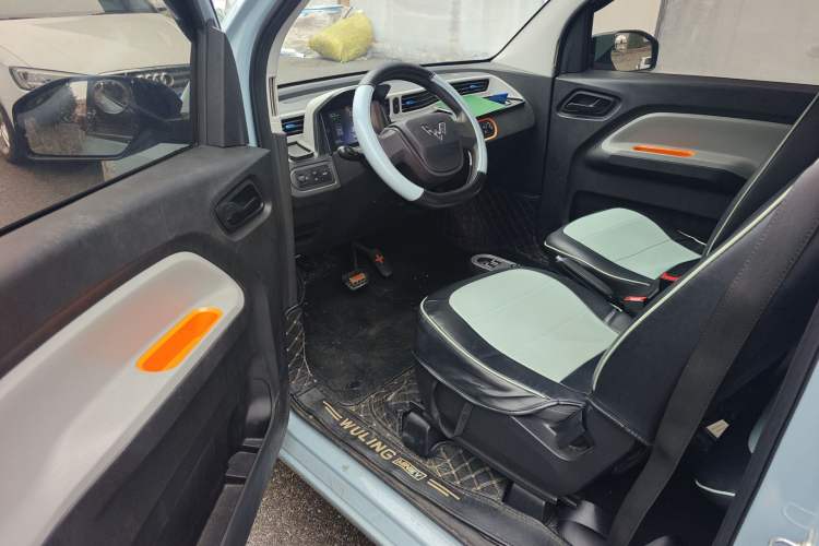 Used Wuling Hongguang MINIEV 2020 Enjoyment Model Lithium Iron Phosphate Left Rear Seat