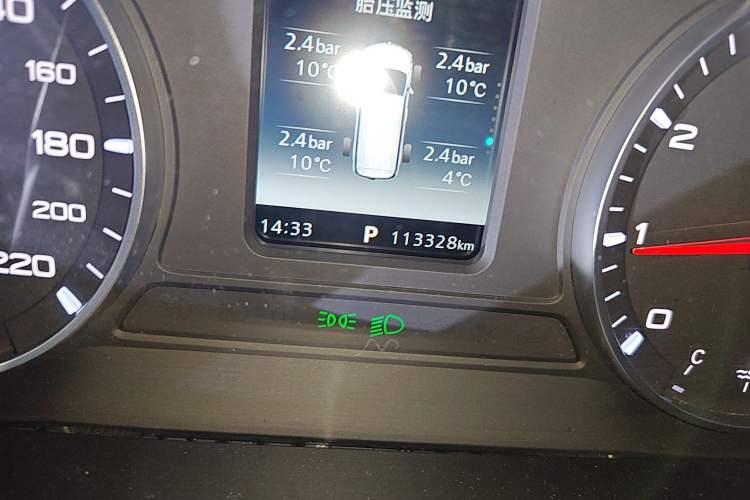 Used Roewe iMAX8 2021 400TGI Flagship Edition Odometer Close Up