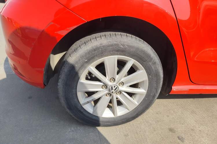 Used Volkswagen Polo 2016 1.4L Manual Fashion Model