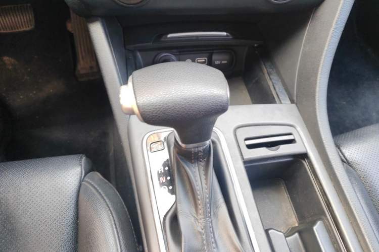Used Kia K5 2016 2.0L Hybrid GLS Gear Lever