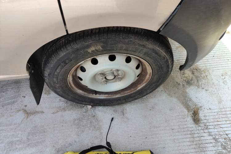 Used Jinbei Hiace X30 2021 1.5L Standard Version Air-Conditioning-Free Bus China VI Emission Standard SWC15M Right Front Wheel Hub