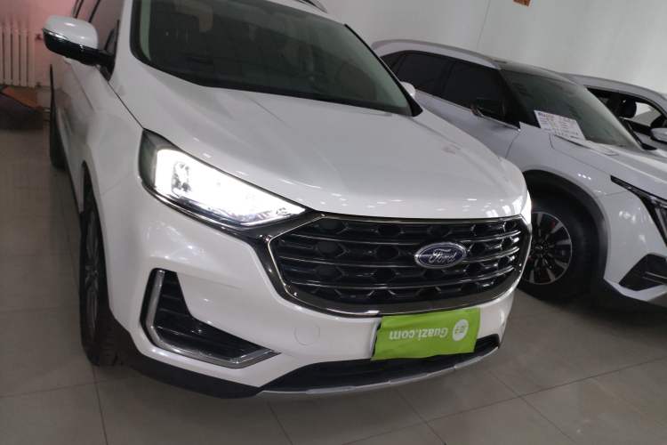 Used Ford Edge 2021 PLUS EcoBoost 245 Two-Wheel-Drive Platinum Edition 5 Seats
