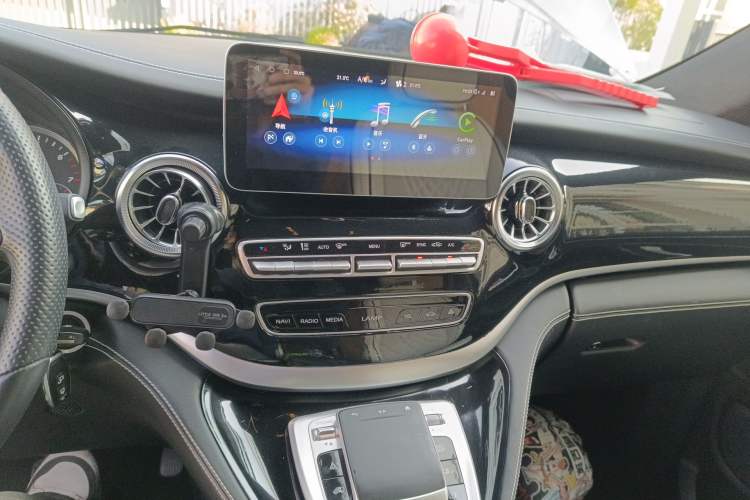 Used Mercedes-Benz Vito 2021 2.0T Business Version 7 Seats Audio And AC Panel