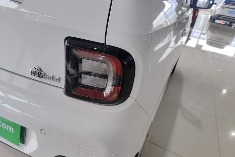 Used Geely Galaxy Panda 2024 Panda Mini 200km Endurance Bear
