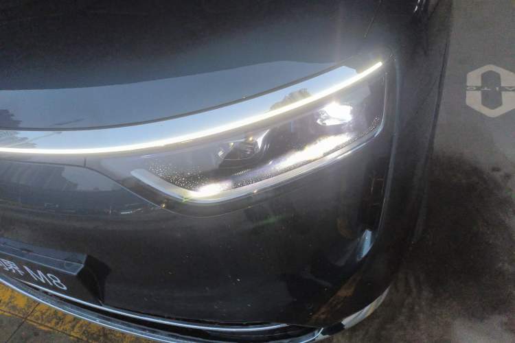 Used Hima AITO M8 2025 Extended-Range Ultra Version 53.4 kWh 6-Seater Edition Left Front Headlight