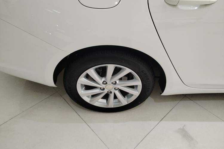 Used Buick Verano 2019 Sedan 15S Automatic Entry Model Exterior 5